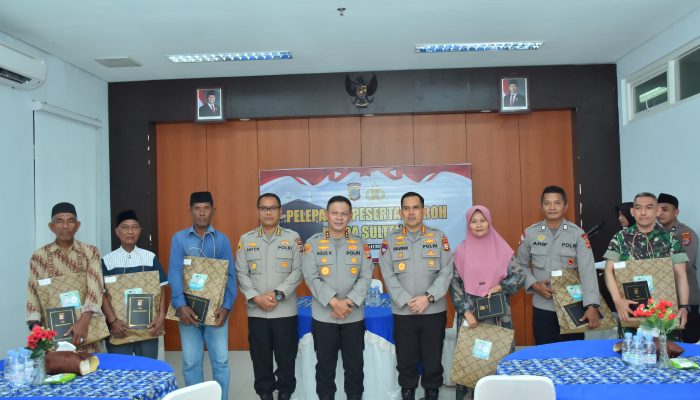 Kapolda Irjen Pol Agus Nugroho, Melepas Peserta Umroh Polda Sulteng