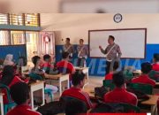 Edukasi Kamseltibcarlantas di Banggai Laut, Aipda Bayu Hadi Santoso Gencarkan Kesadaran Berlalu Lintas di Momen Operasi Patuh Tinombala 2025