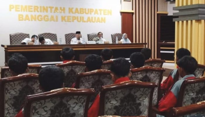Bupati Bangkep Rusli Moidady, Resmi Lepas Kontingen Gala Siswa Tingkat  SMP ke Provinsi Sulteng