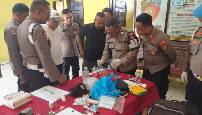 Sipropam, Sidokkes dan Satresnarkoba Polres Morowali Utara, Melaksanakan Pemeriksaan Urine Kepada Personel Polsek Bungku Utara