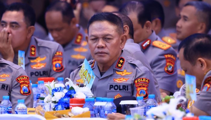 Kapolda Sulteng, Hadiri Tradisi Purna Tugas Komjen Pol (Purn) Ahmad Dofiri dan Pengantar Tugas Wakapolri