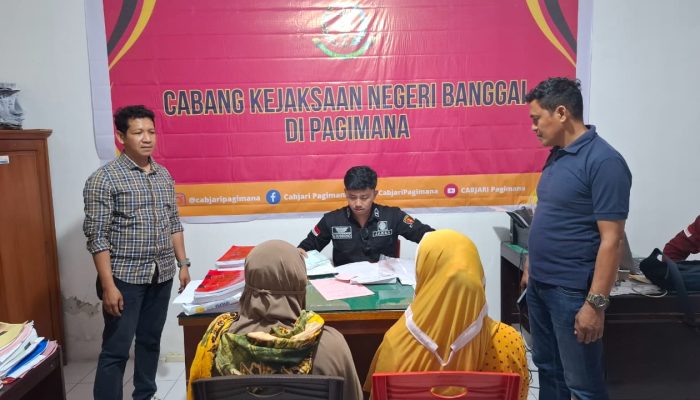 Polsek Pagimana, Serahkan Dua Emak-emak Tersangka Kasus Pencurian Bersama ke Kejari Banggai