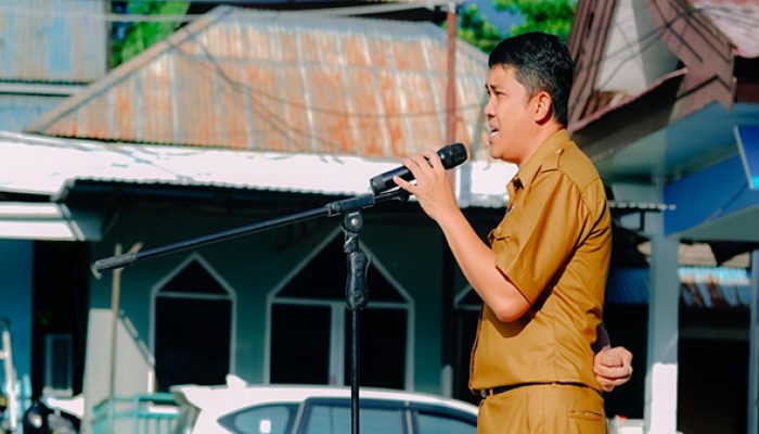 Kadis Diskominfo Santik Pada Gelar Apel Pagi, Tekankan Disiplin Kehadiran Pegawai,
