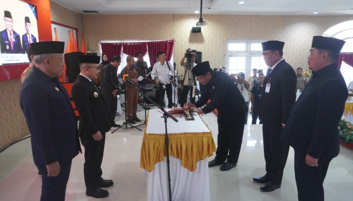 Bupati Amirudin Resmi Lantik Moh. Ramli Tongko, Sebagai Sekda Definitif Kabupaten Banggai