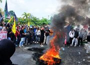 Catatan Perjalanan Demokrasi Ketika Asap Hitam Hitam Mengepul Dari Pelataran DPRD Tojo Una Una