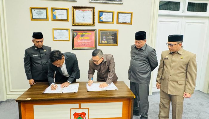 Pemerintah Kabupaten Banggai dan PLN Luwuk Untuk Optimalisasi PBJT Tenaga Listrik dan Penertiban PJU