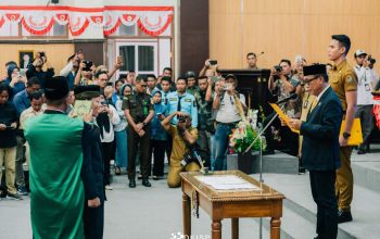 Ketua DPRD Banggai Lantik PAW Dalam Rapat Paripurna