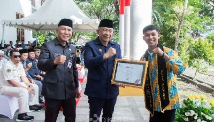 Momentum Sumpah Pemuda, Wabup Furqanuddin Beri Penghargaan kepada Hendrik M, Wakili Sulteng di Program Nasional PPAP 2025