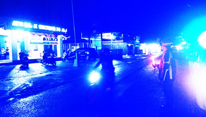 Layanan Polres Tojo Una Una dimalam hari  Menggelar Blue Light Patrol