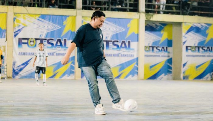 Ketua AFKAB Banggai, Buka Secara Resmi Tournament Futsal U-17 Piala Pahlawan 2025 di GOR Kilongan