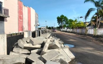 Proyek Drainase Rp 6 Miliar Kompleks Masjid Agung Luwuk Gunakan Balok Beton