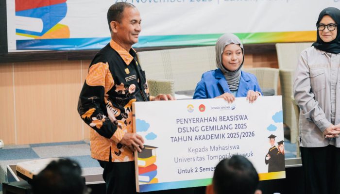 Dukung Program Gerbang Cerdas Pemda Banggai, PT DSLNG Berikan Beasiswa Kepada 18 Mahasiswa Untika Luwuk