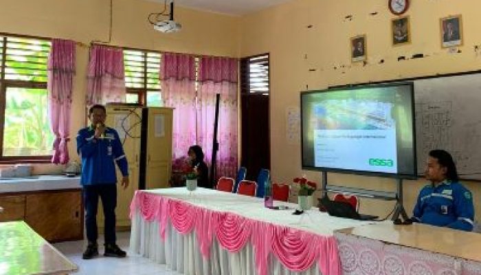 PT PAU Gelar Program Sahabat Mengajar di SMAN 1 Batui, Angkat Tema Perdagangan Maritim Internasional