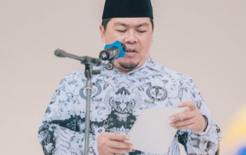 Kepala Disdikbud, Sampaikan Amanat Bupati Banggai di Upacara HUT PGRI Ke-80 PGRI dan Hari Guru Nasional