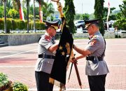 Serah Terima Pataka Wira Dharma Brata Warnai Pergantian Kapolda Sulawesi Tengah