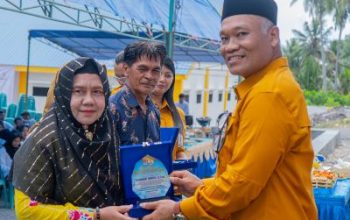 Kadis PUPR Banggai Apresiasi Delapan ASN Berprestasi Pada Hari Bakti PU ke-80