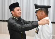 Bupati Tojo Una Una Lantik Delapan Kades PAW 2025