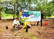 Anggota DPRD Fraksi NasDem Bersama POKDARWIS Sukamaju dan Karang Taruna Giri Mulyo Gelar Aksi Peduli Lingkungan di Bantaran Sungai Dataran Bulan