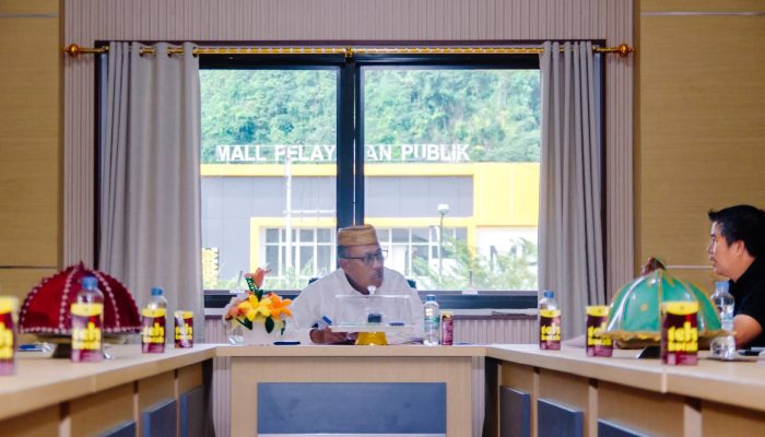 Wabup Morowali Utara Pimpin Rapat Evaluasi Proyek 2025