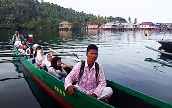 TNI Peduli Pendidikan, KASAD Sumbang  Sarana Transportasi laut Untuk Siswa diKabupaten Tojo Una Una