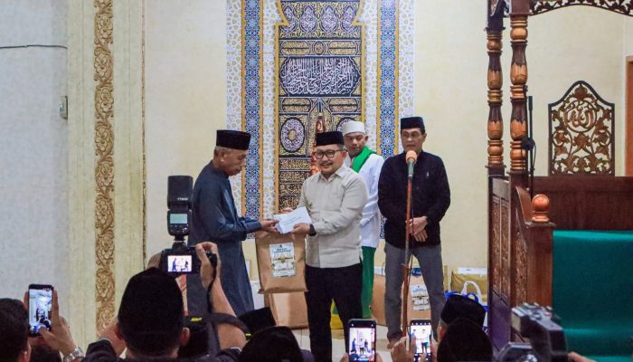 Bupati Amirudin Tutup Safari Ramadan Pemda Banggai, di Masjid Al-Huda Kelurahan Maahas