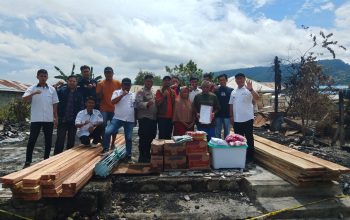 BPBD Banggai Salurkan Bantuan Untuk Korban Kebakaran di Tanjung Sari