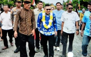 Kunker di Kecamatan Toili, Bupati Banggai Serahkan Bantuan Sepeda Motor Untuk Kades Yang Aktif Mendukung Kegiatan Majelis Taklim