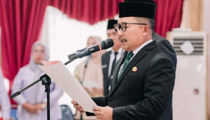 Bupati Amirudin Lantik Pejabat Pimpinan Tinggi Pratama Eselon II B di Lingkup Pemkab Banggai