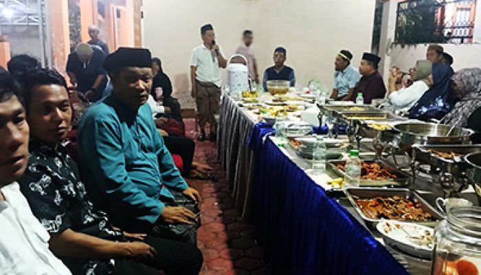 Wakil Ketua DPRD Tojo Una Una Jafar M. Amin Menggelar Buka Bersama