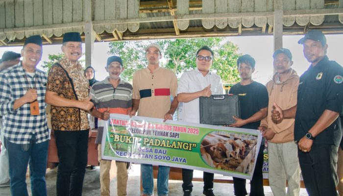 Di Tengah Pemangkasan Anggaran, Bupati Delis Tetap Salurkan BKK Untuk Penguatan Ekonomi Desa
