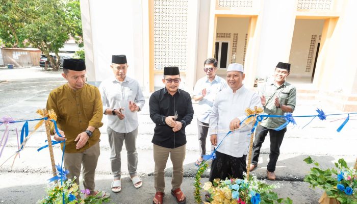 Wujudkan Sanitasi Prima, Bupati Banggai Resmikan Gedung MCK Ponpes Darussalam Toili