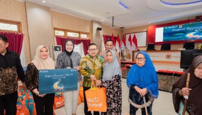 Salurkan 350 Paket Sembako, Bupati Banggai Apresiasi Program BNI Berbagi