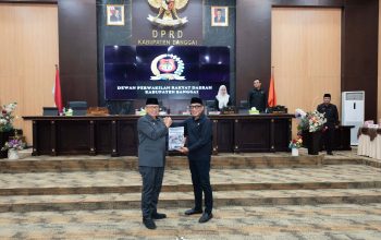 Rapat Paripurna Bersama DPRD, Wabup Furqanuddin Sampaikan LKP Bupati Banggai