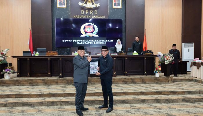Rapat Paripurna Bersama DPRD, Wabup Furqanuddin Sampaikan LKP Bupati Banggai