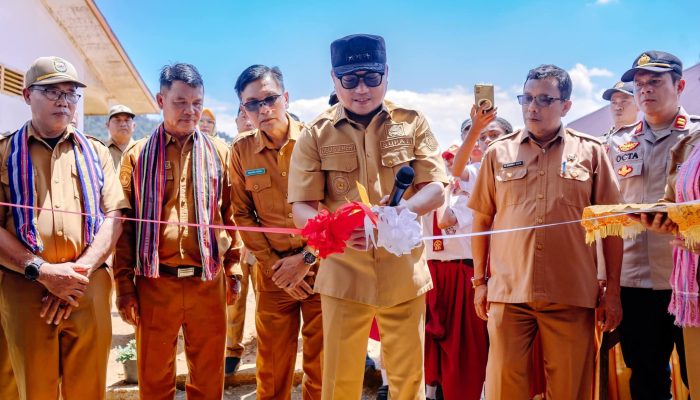Resmikan Pustu dan Gedung SDN BimorJaya, Bupati Delis Beberkan Upayanya Melobi Pusat Untuk Menutupi Kekurangan Anggaran