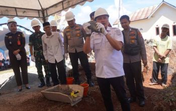 Bupati Morut Yang Diwakili Oleh Kadis Kominfo, Menghadiri Peletakan Batu Pertama Polsubsektor Petasia Barat