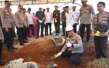 Kapolres Morowali Utara Letakkan Batu Pertama, Pembangunan Polsubsektor Petasia Barat