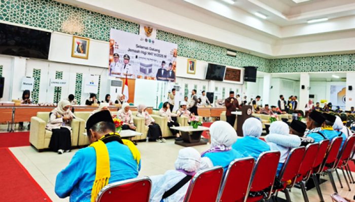 Penerimaan Jemaah Calon Haji Kloter 10 Diembarkasi Balikpapan