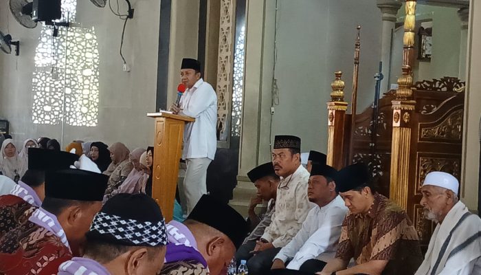 Disaat Bupati  Melepas Rombongan Jemaah Calon Haji Kabupaten Tojo Una Una