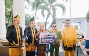 Pimpin Upacara Hardiknas 2026, Bupati Banggai Tegaskan Komitmen Pendidikan Bermutu