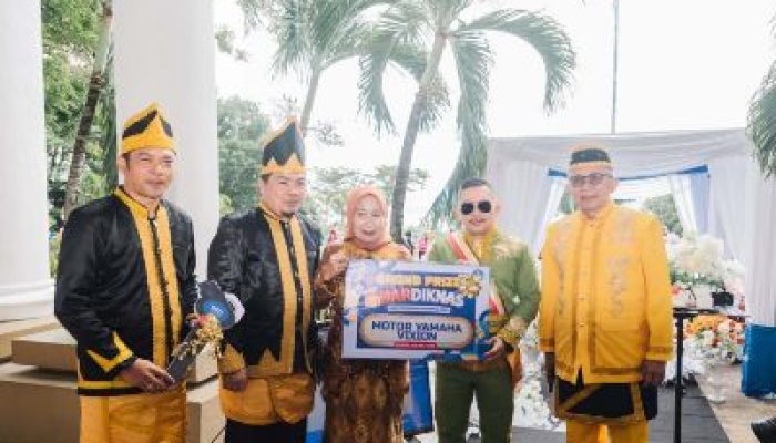 Pimpin Upacara Hardiknas 2026, Bupati Banggai Tegaskan Komitmen Pendidikan Bermutu