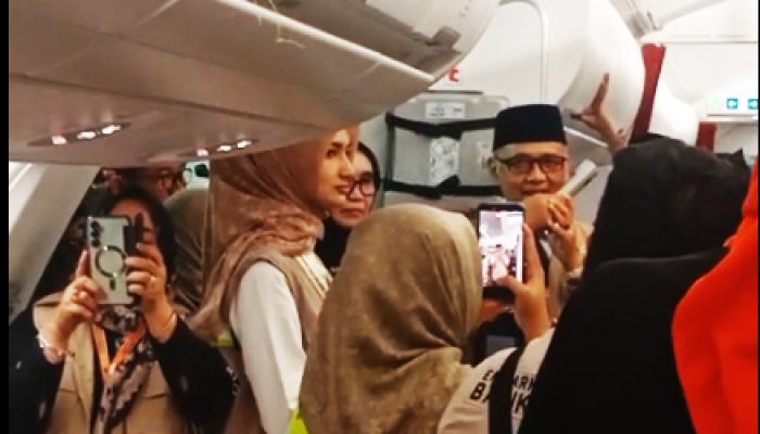 MENTERI HAJI DAN UMRAH RI.MELEPAS JCH KOLOTER 10 BPN