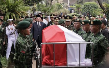 Menhan Sjafrie Sjamsoeddin Pimpin Upacara Pemakaman Militer Jenderal TNI (Purn.) Ryamizard Ryacudu