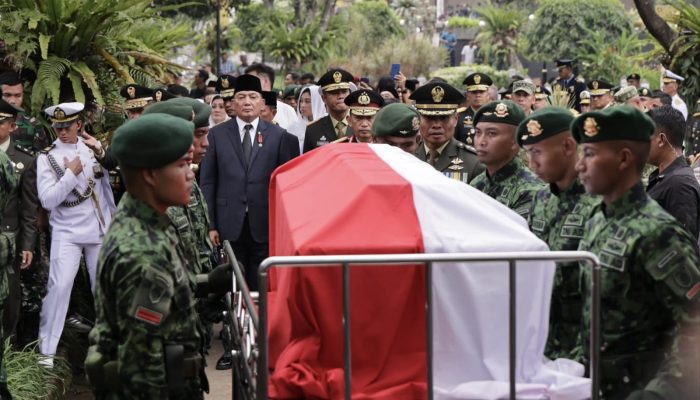 Menhan Sjafrie Sjamsoeddin Pimpin Upacara Pemakaman Militer Jenderal TNI (Purn.) Ryamizard Ryacudu