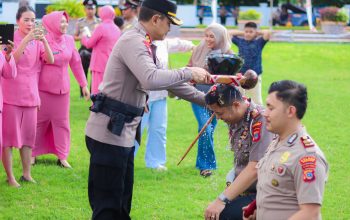 Polres Banggai Gelar Upacara Kenaikan Pangkat 52 Personel, Wujud Apresiasi di Momen Hari Bhayangkara ke-80
