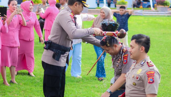 Polres Banggai Gelar Upacara Kenaikan Pangkat 52 Personel, Wujud Apresiasi di Momen Hari Bhayangkara ke-80