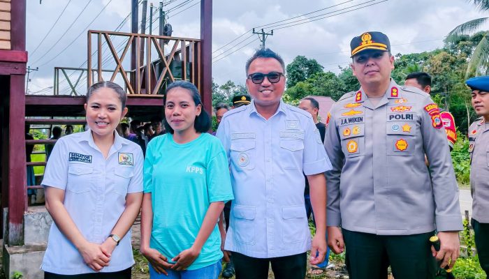 Bupati Delis dan Wabup Djira Pantau Sejumlah Titik Pilkades Serentak di Morowali Utara