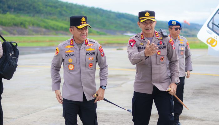 Kapolres Banggai Sambut Kedatangan Kapolda Sulteng di Bandara Luwuk