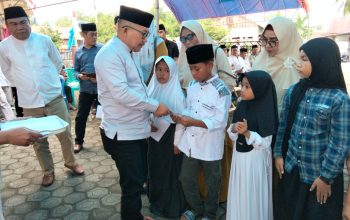 Bupati Amirudin Hadiri Pengajian Akbar dan Santuni Anak Yatim di Kecamatan Toili