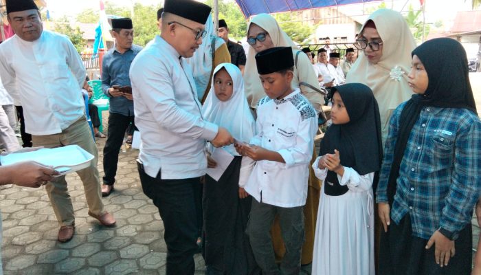 Bupati Amirudin Hadiri Pengajian Akbar dan Santuni Anak Yatim di Kecamatan Toili